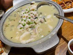 石锅酸菜清江鱼-泡椒食堂