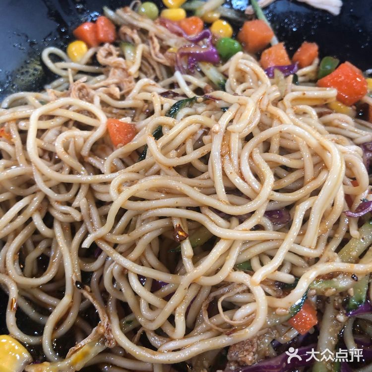 小吃种类繁多，价格不贵，分量很足，味道超级正宗