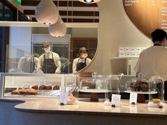 -VERIE BAKEHOUSE