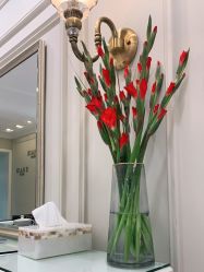 -e hair salon
