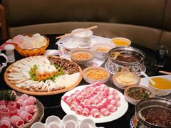 -何鲜菇火锅(大营盘店)