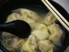 三鲜大馄饨-万寿斋(山阴路店)