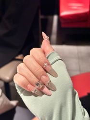 -丽心自助美甲美睫