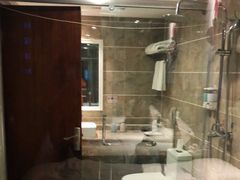 -怡华威斯达酒店(重庆医科大学附属儿童医院店)