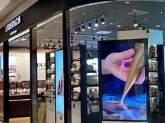 -Laderach 莱德拉(上海环贸iapm店)