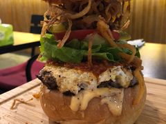 曼哈顿怪物-KATCHUP