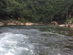 -安吉龙王山峡谷漂流