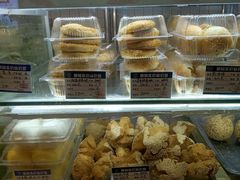 -白玉兰食品甜凤店(合生汇店)