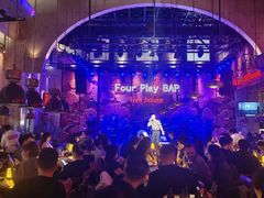 -FOUR PLAY BAR