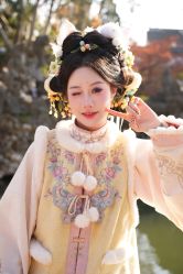 -一揽芳华汉服旗袍体验馆(拙政园店)