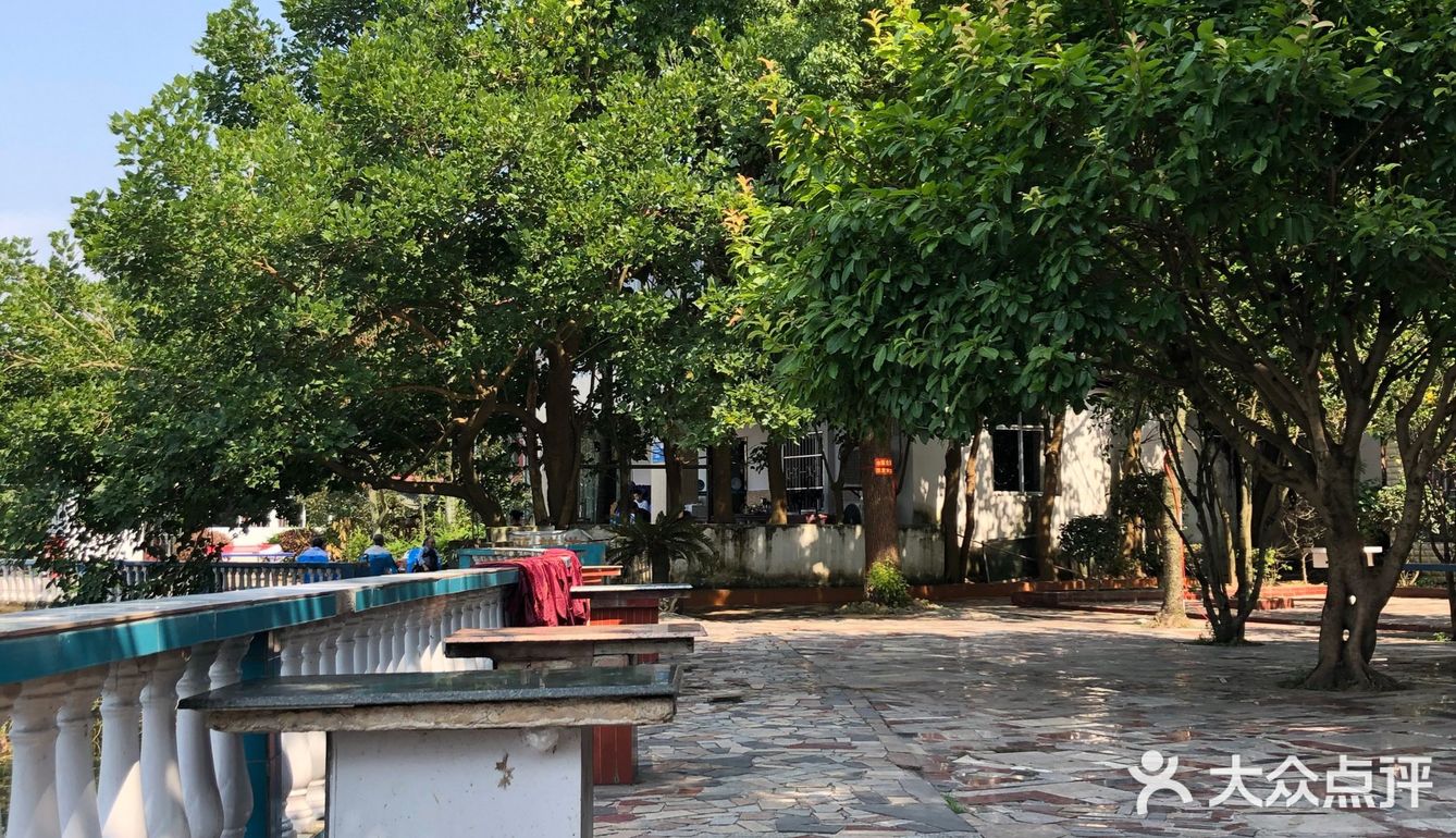 龙水湖镜湖楼农家乐
