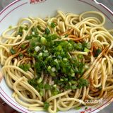 武汉开了30年的铁棚子热干面 用利友诚的碗？