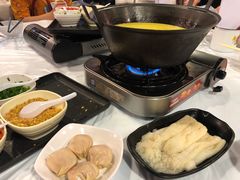 -鲜入围煮花胶鸡海鲜火锅