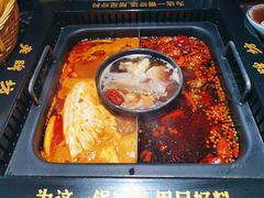 -老牌坊云南鱼豆花火锅(哈西万达店)