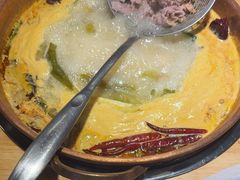 -洱火云南酸菜牛肉火锅(石景山当代商城店)