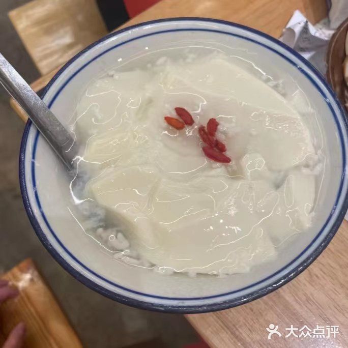 等了一个多小时，终于进去 这里的嬢嬢很热情