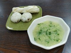-舒小笼松针小笼包