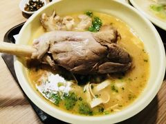 -熊大师牛羊粉(红谷凯旋店)