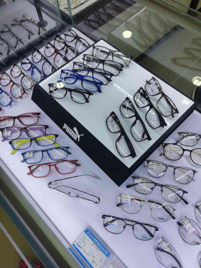 中际眼镜 中际眼镜也是一个连锁店了,路-大众点评