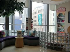 -瑞尔齿科(南京东路名人诊所)