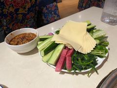 东北蘸酱菜-妈妈家铁锅炖(景诚园综合楼店)