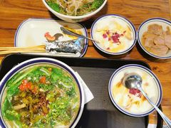 -云阿蛮云南生烫牛肉米线(奉贤路店)