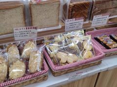 -红宝石·鲜奶小方·海派西点房(金杨店)