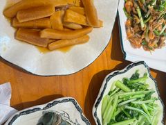 -梁姐啤酒鱼(兴坪古镇店)
