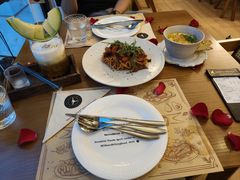 -Mark&Mars Restaurant