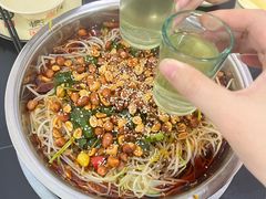 -周良天山牛杂城(天山路总店)