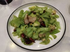 芥菜梗炒腊肉-滇越乘象云南餐厅(豆各庄店)