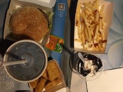 -麦当劳(杭州西湖银泰百货店)