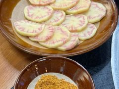 云南花心土豆片-阿山卓·野生菌火锅·纳西火塘烤肉