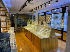 店内环境-MiRi眼镜·蔡司·星趣控·尼康控优点视觉合作店(南京东路店)