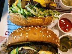 -The Habit Burger Grill 哈比特汉堡(复兴soho店)