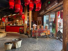 -老滇山寨•云南特色菜•地方菜•民族风情歌舞表演(金碧店)