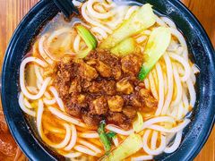辣子鸡丁米线-丽虹云南过桥米线(兴工街店)