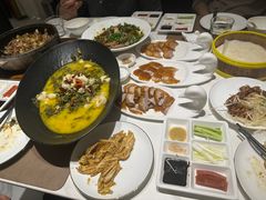 -皇城根·鲁菜济南菜·吊炉烤鸭·炒鸡鱼头(济南旗舰店)
