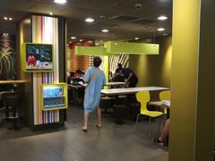 -麦当劳(新华路步步高店)