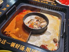 -老牌坊云南鱼豆花火锅(哈西万达店)