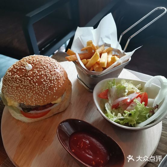 玖六96LOUNGE·美式餐酒吧(亚龙湾店)