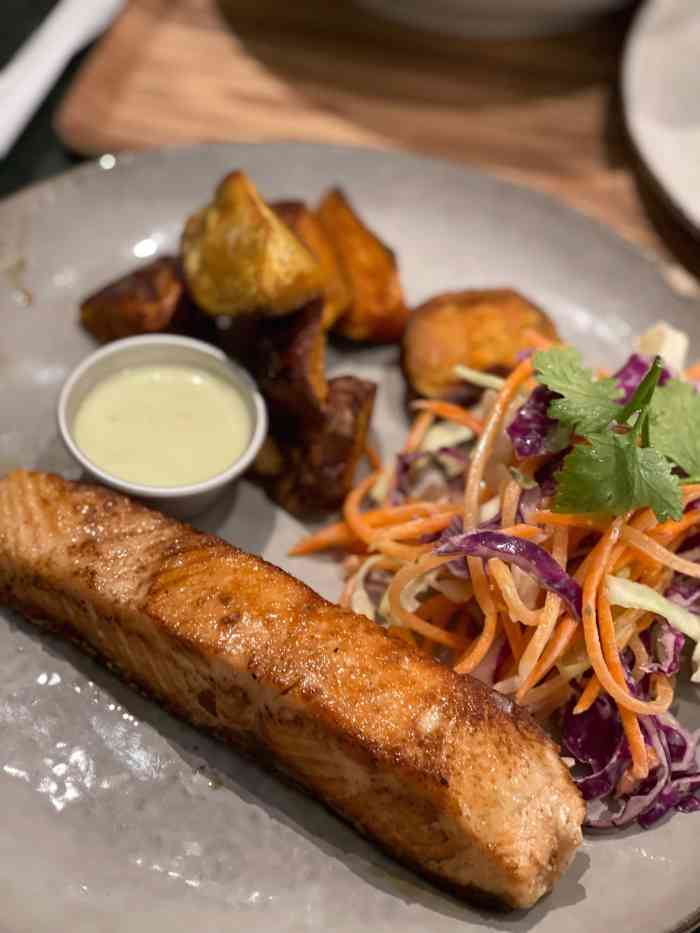 lokal by wagas(湖滨道购物中心店)-"在公司一楼的网红店 工作日午餐