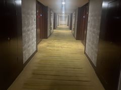 -海亮广场大酒店(万象城中山路地铁站店)