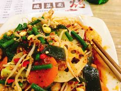 -二小酸辣鸡丝面