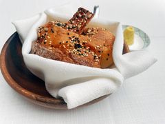 餐前面包配黄油-弗兰克牛排西餐厅Ribone steak house(柠檬花园店)