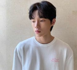 -环球蝶上美业连锁