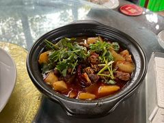 -土砂锅生态山庄·非遗砂锅雅鱼
