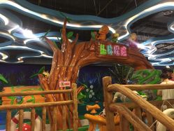 -维佳童话镇演出现场(徐东店)
