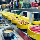 位于黄岛商场在地下 里面的服务员阿姨很好很热情