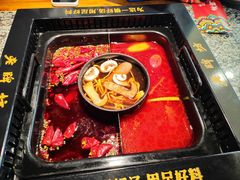 -老牌坊云南鱼豆花火锅(哈西万达店)